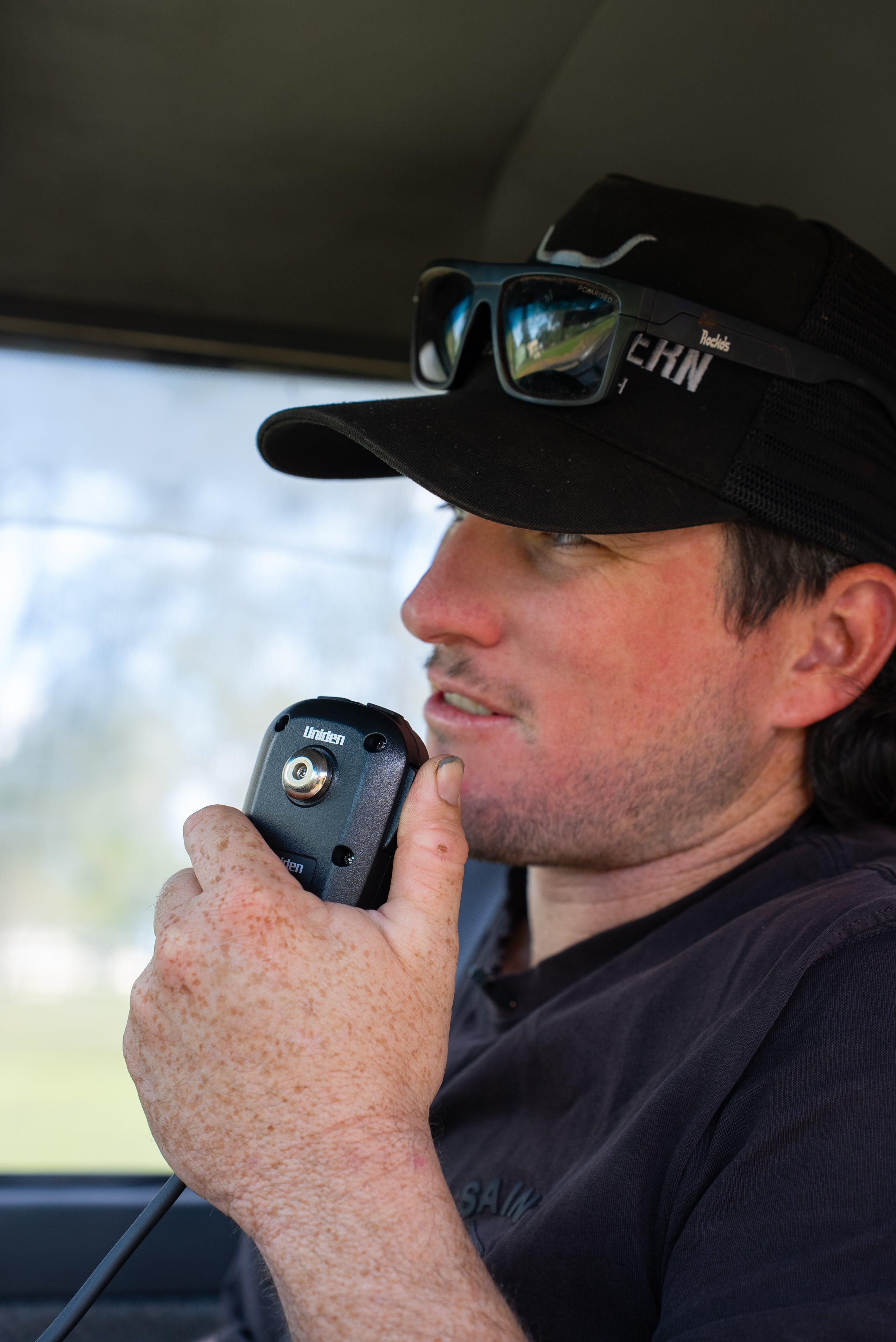 How to Choose a UHF CB Radio - Complete Australian Buying Guide
