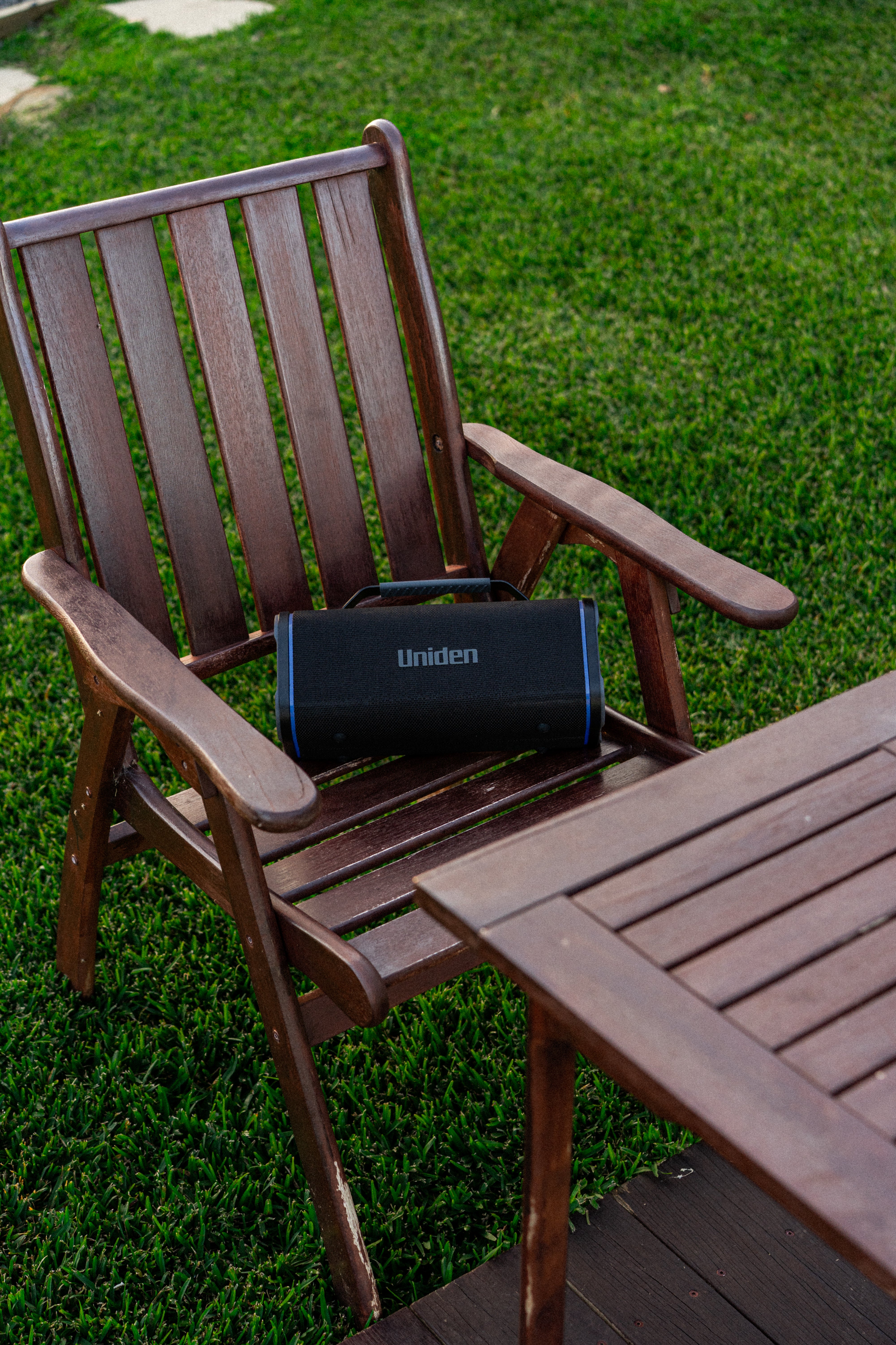 Uniden Looop Yon 100W Waterproof Speaker & Power Bank
