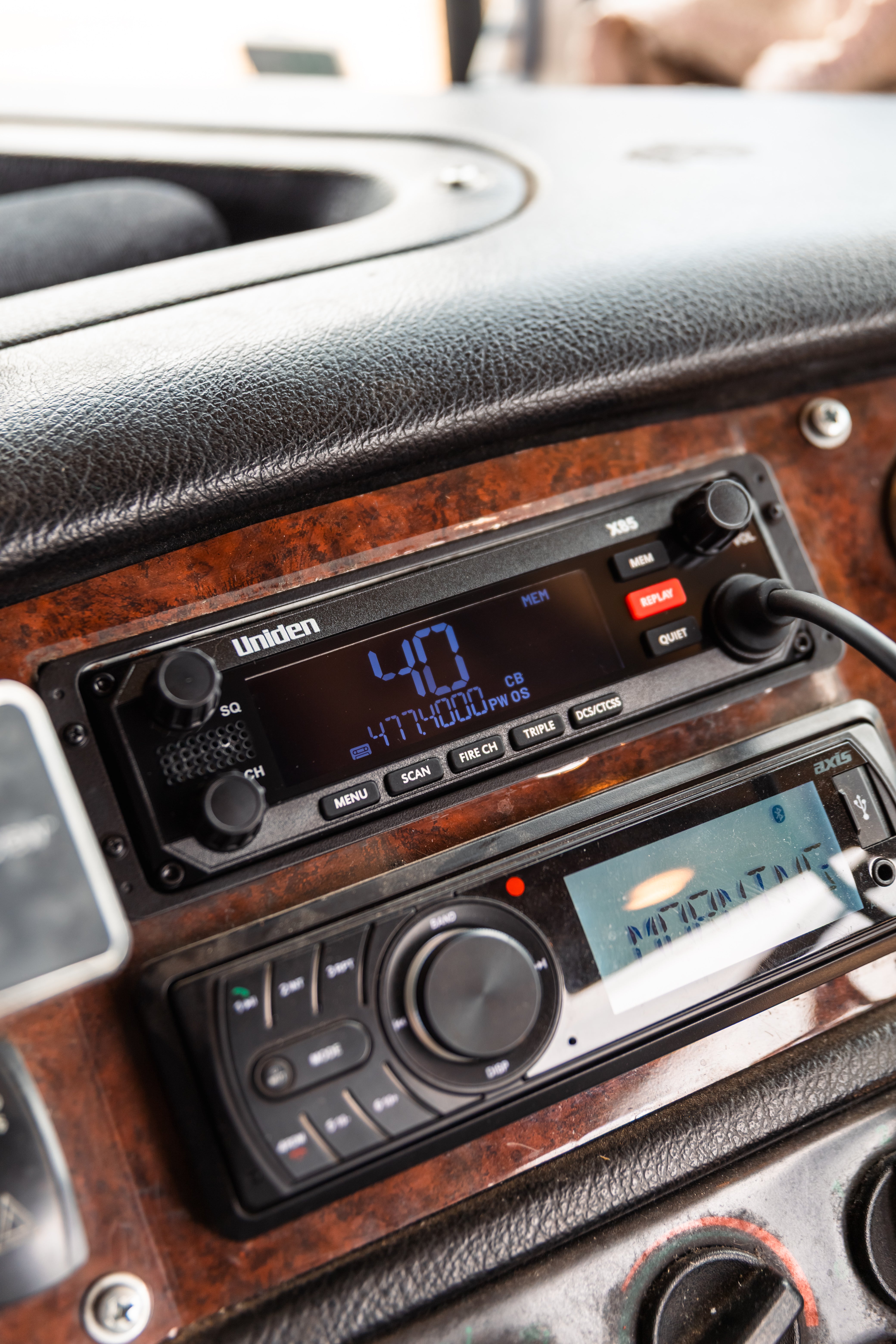 X85 DIN Mount UHF CB Radio